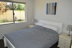 Beachwood House-Broadwater - Image 5
