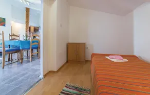 Awesome Home in Tar With Wifi and 3 Bedrooms - Image 3