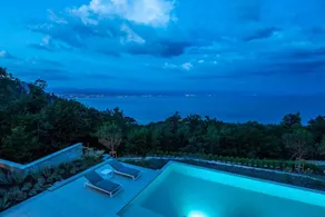Villa Aura Caesar 5 Bedroom villa Ultra modern and luxurious Stunning sea and town views - Image 5