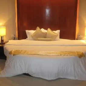Hotel De Supreme - Image 4