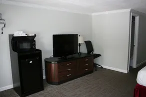 Town N Country Family Resort - Image 5