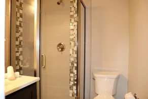 Shoreline Mini Inn - Image 2