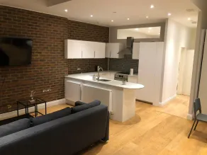 Stamford Brook Apartments - Image 4