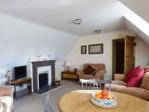 Hill House - Image 5