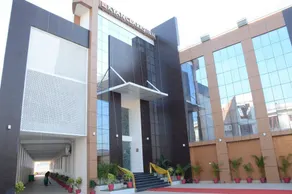 Kyan Clarks Inn Sultanpur - Image 3