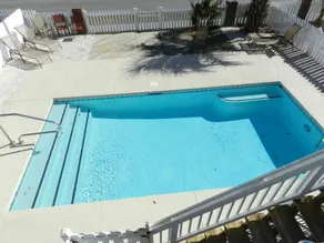 Beach Hutt 5 Bedroom Home - Image 5