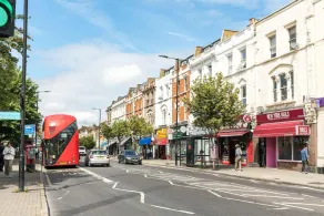 Contemporary 2BD Flat With Balcony - Hackney Downs - Image 4