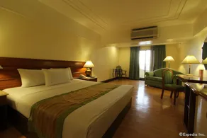 Atrium Hotel - Image 3