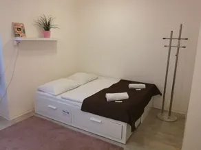 Top Location Economy Studio - Image 4