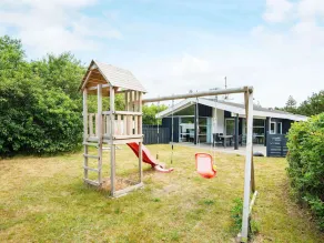Tranquil Holiday Home in Henne Jutland With Terrace - Image 2