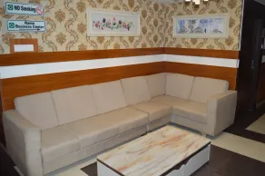 Budget Hotel - Image 4