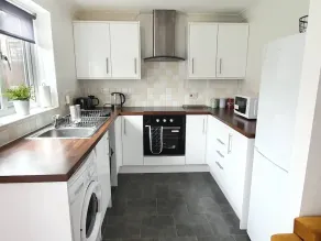 Accommodation in Stevenage 2 bedrooms - Image 4