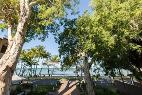 603 On The Beach Luxury Apartment - Image 4