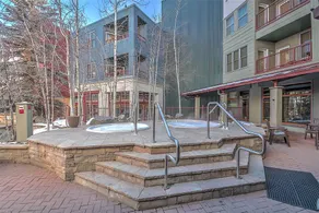 Appartement avec piscine, jacuzzi et sauna | Vue lac | À côté du ski - Image 4