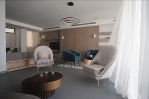 Luxury Sea View Apartment - Image 4