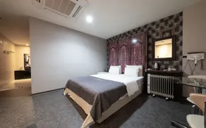 Palace Hotel - Image 4