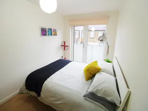 121 New Road - Image 4