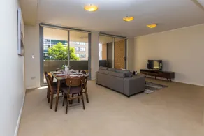 Perfectly Located Apartment - Image 4