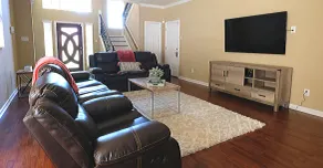 6Bdrm 3.5Bath 14Beds - 2 Story Houston - Image 2