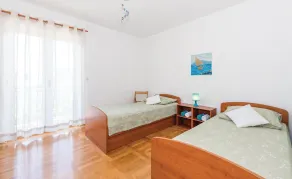Nice Home in Sibenik With Wifi and 4 Bedrooms - Image 2