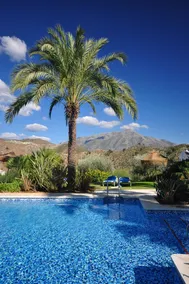 Apartment With 2 Bedrooms in Benahavís, With Wonderful Mountain View, - Image 2
