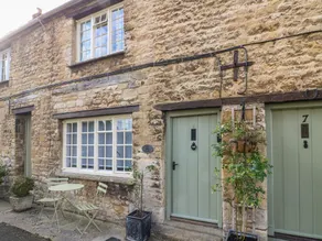 6 George Yard - Image 4
