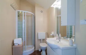 Awesome Home in Pucisca With 7 Bedrooms, Wifi and Outdoor Swimming Pool - Image 2