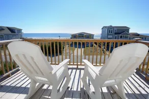 Just Breeze 'n 4 Bedroom Home by RedAwning - Image 1