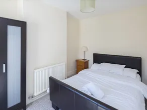 Stylish Modern by Kasar Stays - Image 2