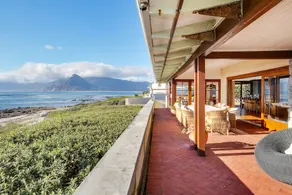 Arum Beach House - Image 3