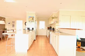 Bar Beach House - Image 4