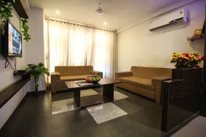 Hotel Midway Residency by OYO - Image 4