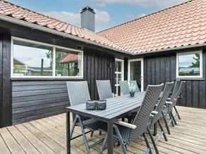 Homely Holiday Home in Juelsminde With Sauna - Image 5