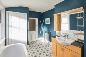 Host Stay High Street - Image 5