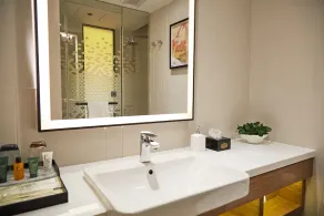 Rezen Heyi Hotel (Heshan Square) - Image 3