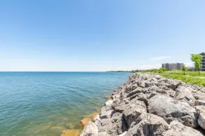 4BR 3BA Townhouse on Lake Ontario Free Parking Gym 4 - Image 4
