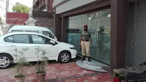 Gulberg Tower Hotel - Image 4