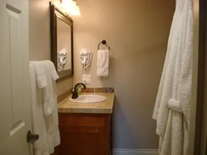 Fox Den Bed and Breakfast - Image 4