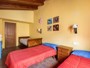 Cosy Holiday Home in Valencia With Billiards and Barbecue - Image 5