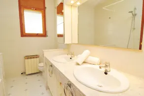 HomeHolidaysRentals Clarence - Costa Barcelona - Image 4
