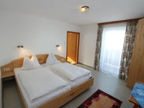 Cozy Holiday Home in Maishofen Near Ski Area - Image 2