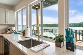 Luxury Lakehouse - Image 2