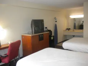 Dunes Inn Michigan City - Image 3