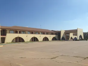 Hometown Inn & Suites - Image 5