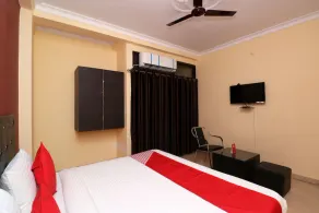 Hotel Sky View By OYO Rooms - Image 4