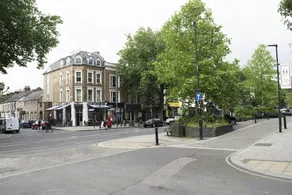Trendy 2BR Home in Heart of Chiswick, 4 Guests! - Image 4