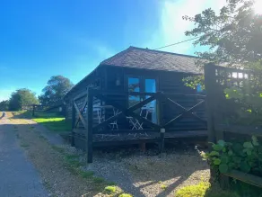 Boutique 3-bed Cottage in Hellingly - Image 3