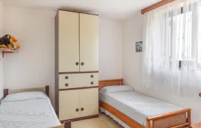 Nice Apartment in Reggio di Calabria With 2 Bedrooms and Wifi - Image 4