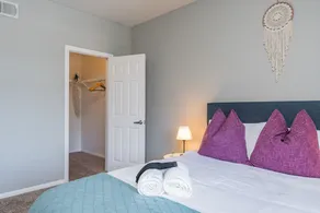 The Luxe Suites of Oceanside (Pool + Gym) - Image 5