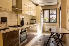 Pleasant and Central Flat With Balcony in Izmir - Image 5